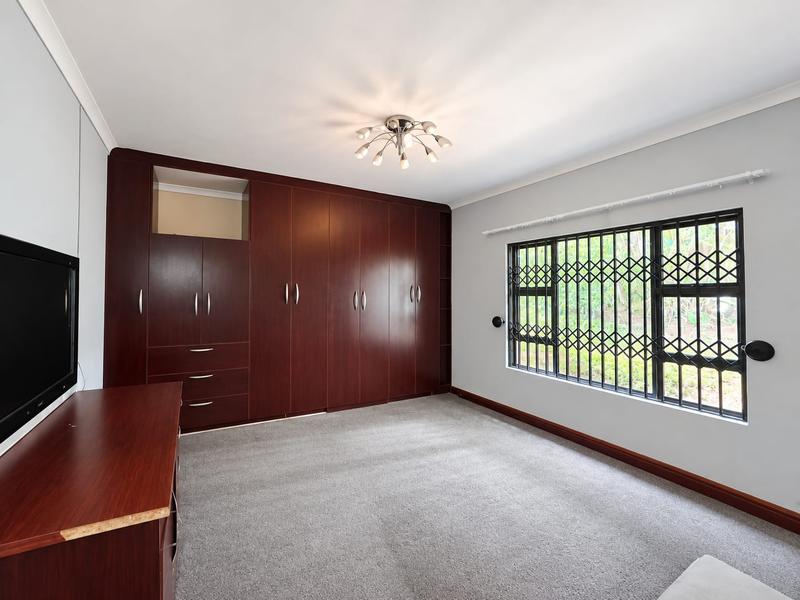 To Let 4 Bedroom Property for Rent in Southernwood Eastern Cape